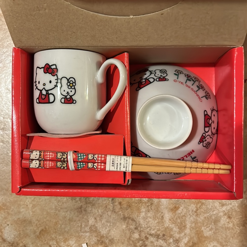 HELLO KITTY Y2K Ramen Bowl and Cup Set